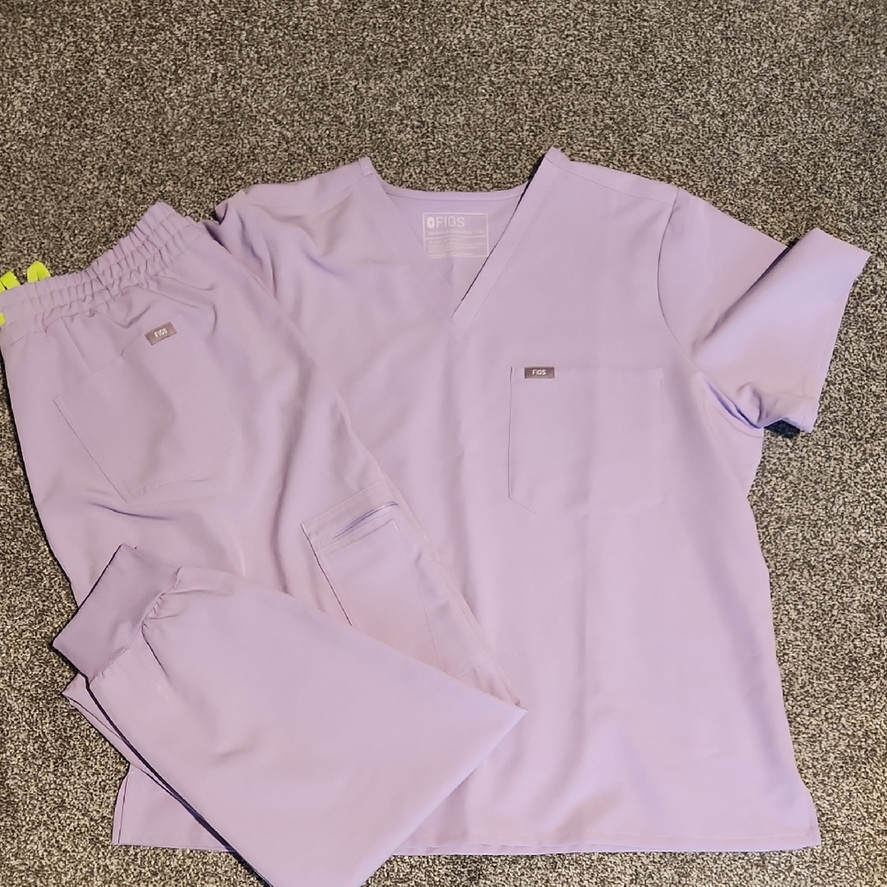 FIGS Lavender Dew Scrub Set - Catarina Top & Uman Joggers XXL